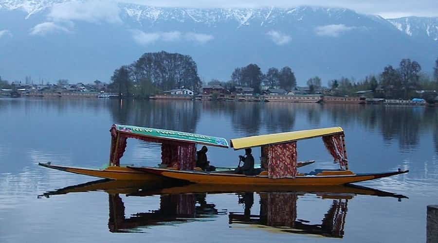Shikara Ride at Nagin Lake