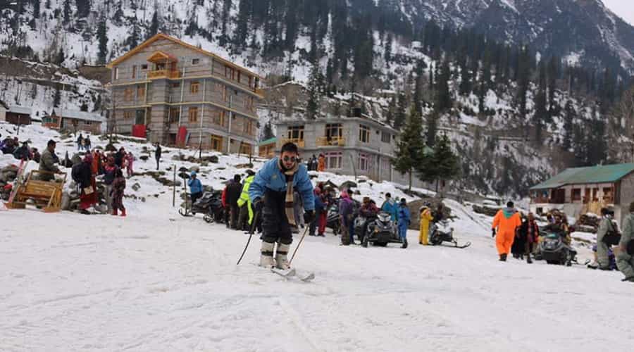Skiing in Solang Valley-Naggar, Manali