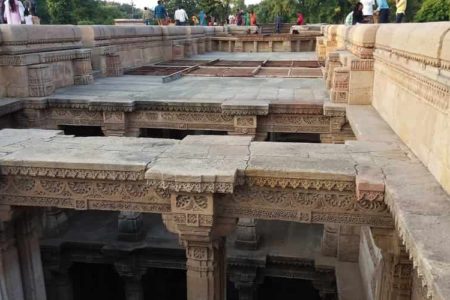 Adalaj Vav