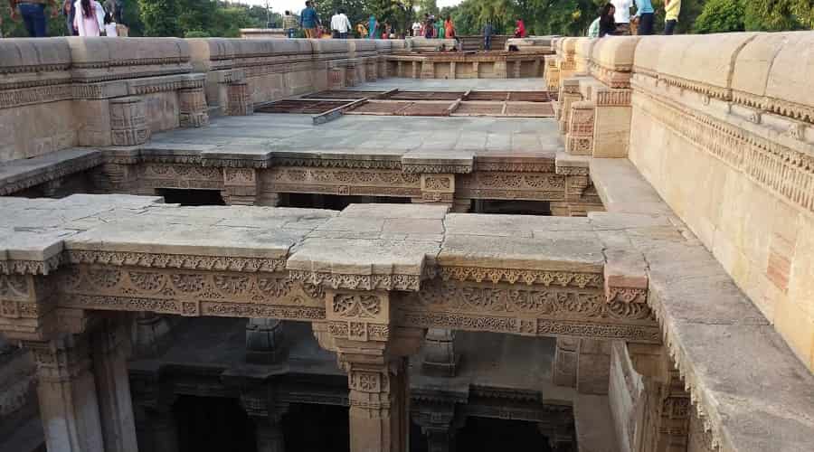 Adalaj Vav