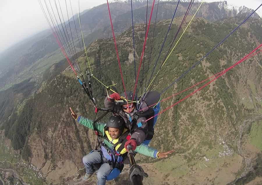 Paragliding in Bir Billing