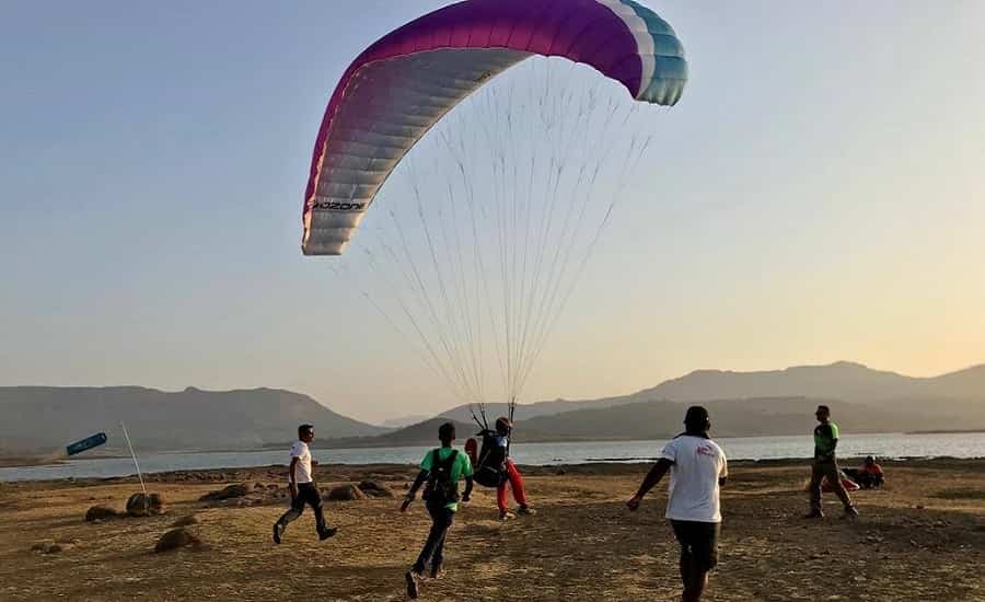 Paragliding in Pavana