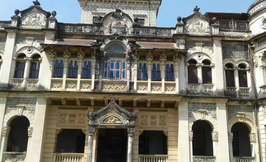 Digvir Niwas Palace