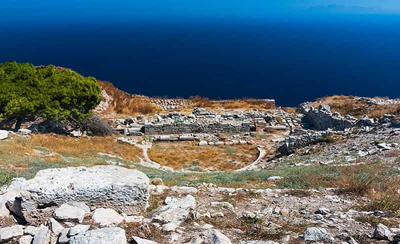 Visit Ancient Akrotiri and Ancient Thira