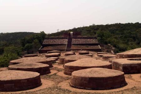 Jeelakarragudem Archaeological Sites